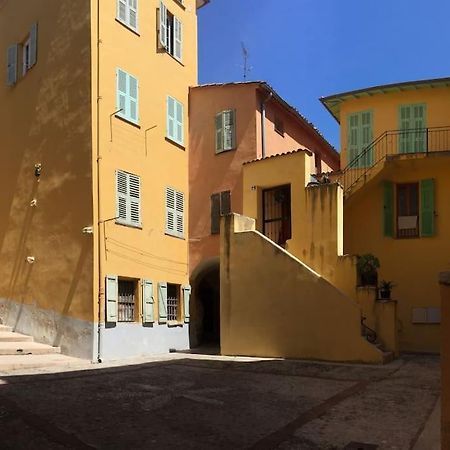Between The Roofs Of Menton Old Town And The Sea Dış mekan fotoğraf