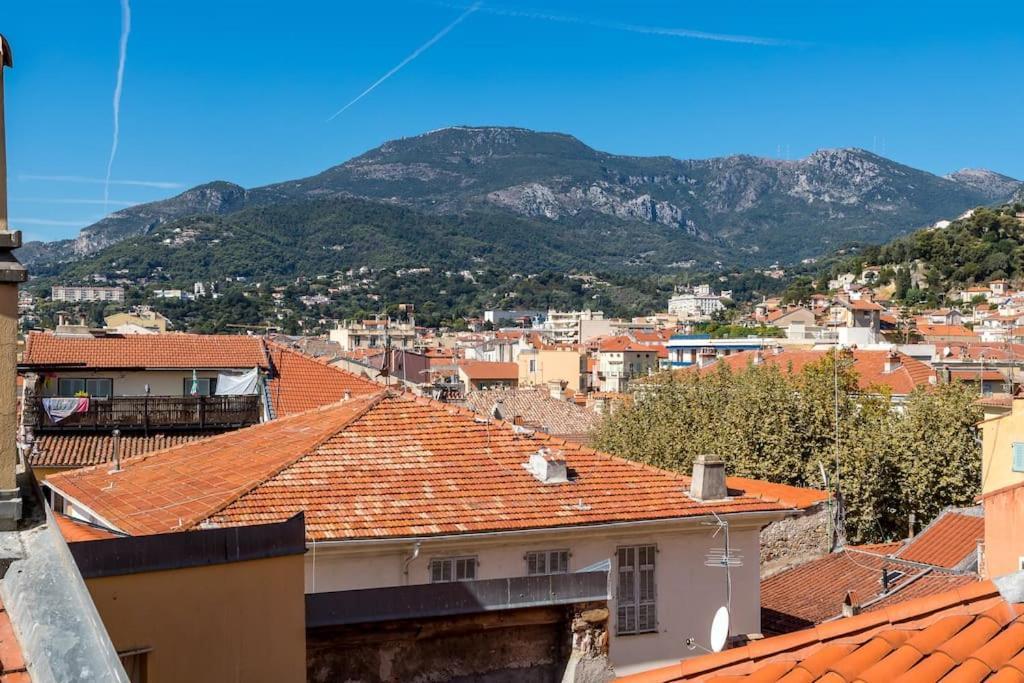 Between The Roofs Of Menton Old Town And The Sea Dış mekan fotoğraf